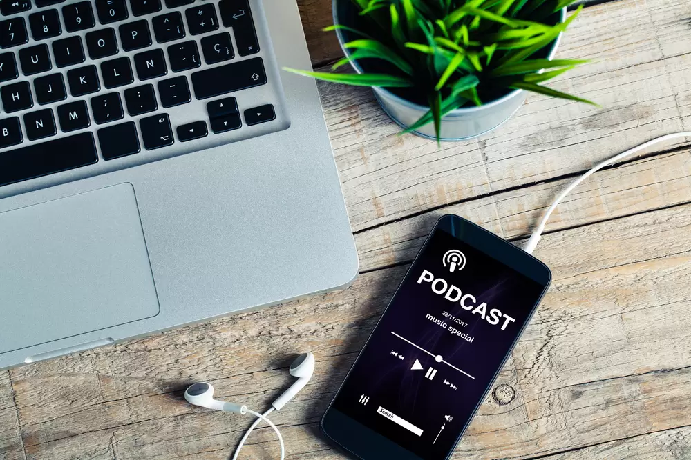 5 podcast tiếng anh miễn phí mà bạn không nên bỏ qua